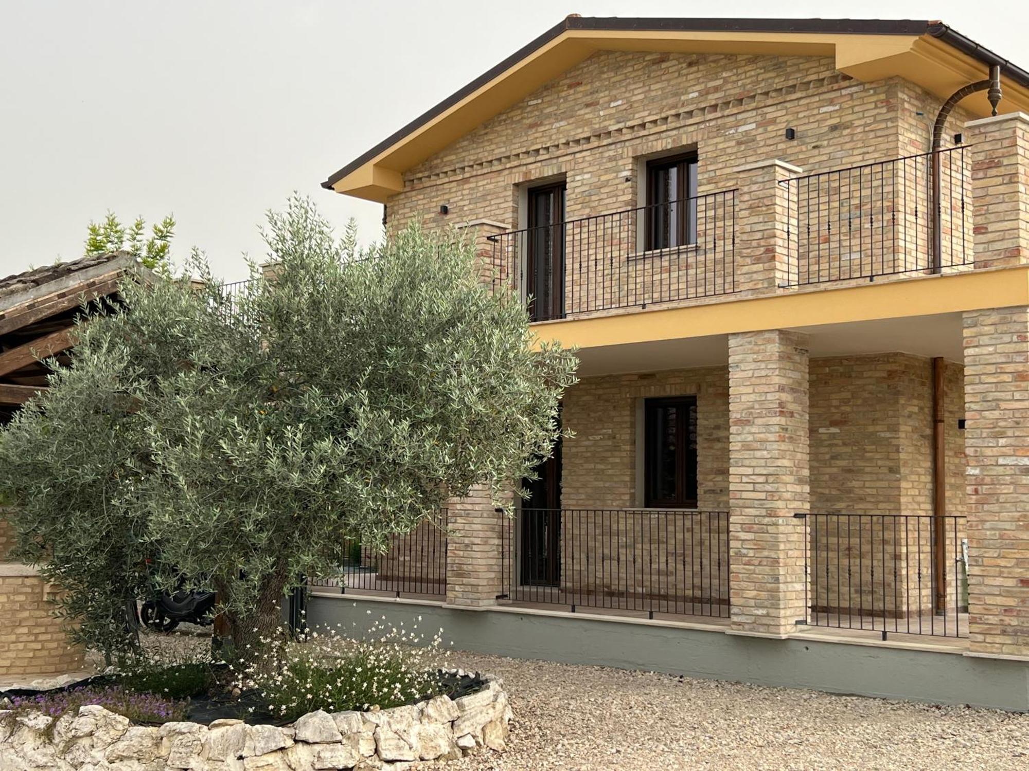 Ll Crinale Village Colli del Tronto Luaran gambar