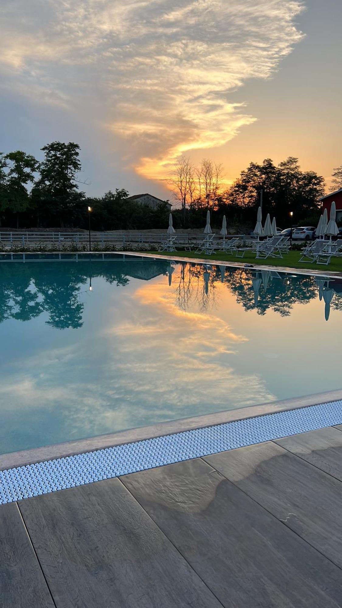 Ll Crinale Village Colli del Tronto Luaran gambar