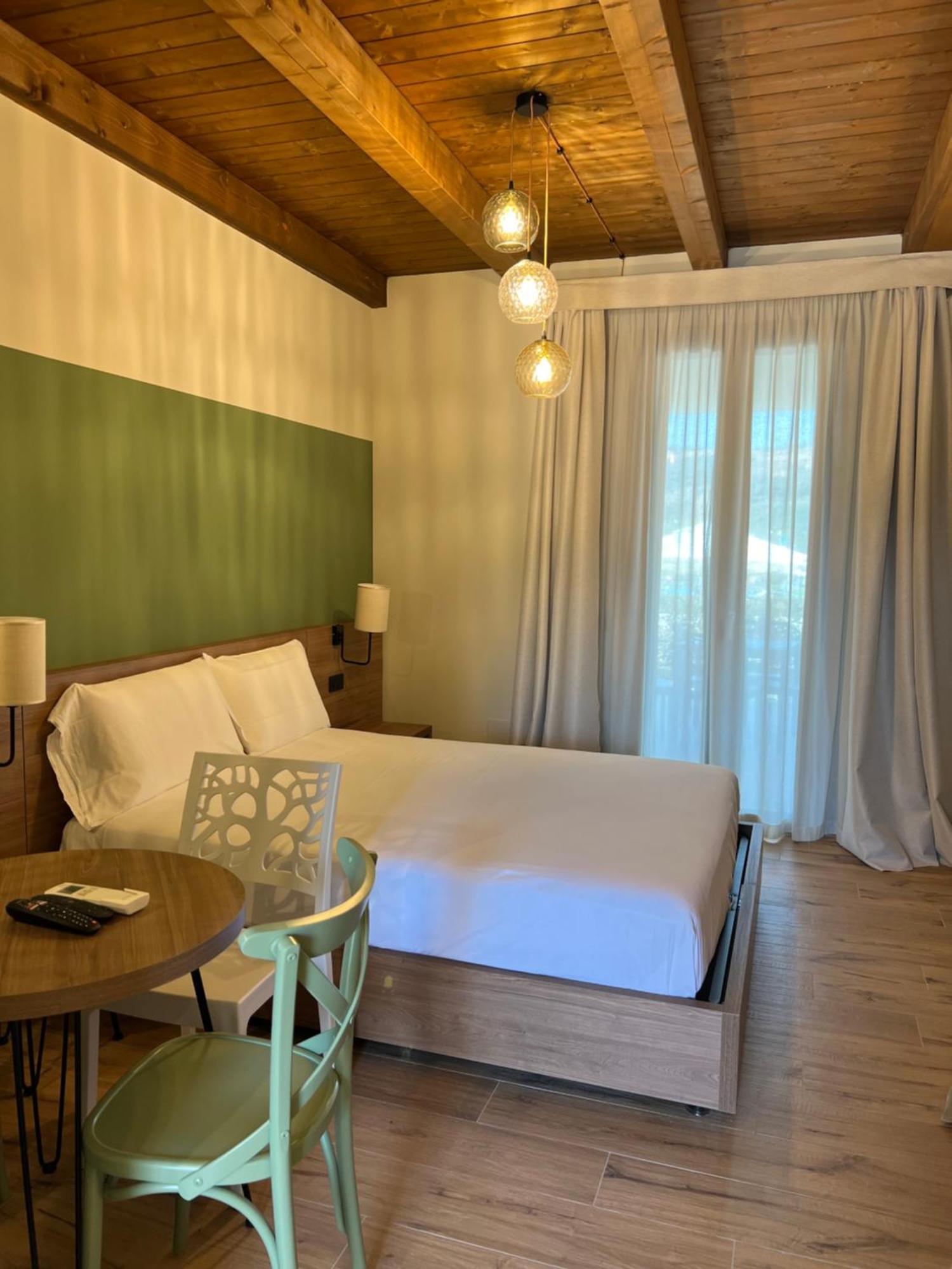 Ll Crinale Village Colli del Tronto Luaran gambar